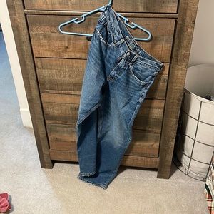 American eagle, low rise baggy jean